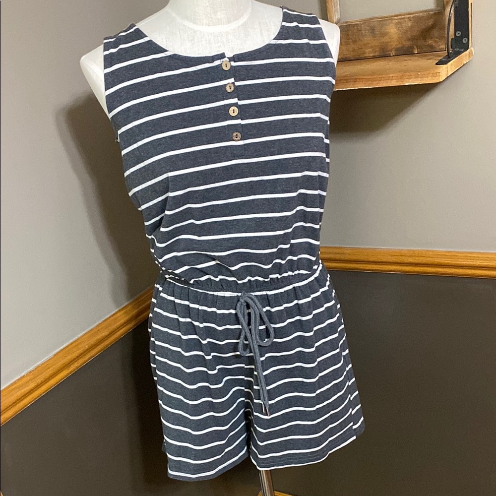 Yi Bock gray & white Striped sleeveless Romper size medium